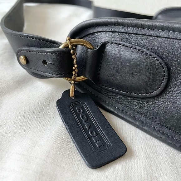 [SOLD] RARE Vintage Coach Beckett Zip Bag 9920 - Picture 5 of 7